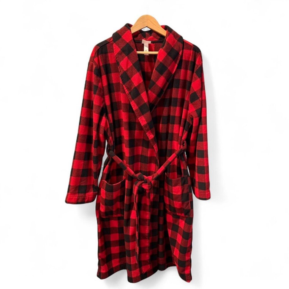 Red/black plaid fleece robe with pockets and tie waist